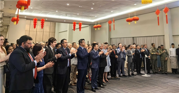 當(dāng)?shù)貢r(shí)間3月27日，中國駐累西腓新任總領(lǐng)事蘭和平舉行到任招待會(huì)。圖為招待會(huì)現(xiàn)場。中國駐累西腓總領(lǐng)事館供圖