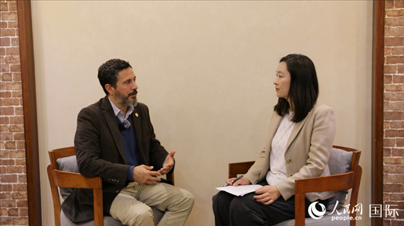 阿根廷布宜諾斯艾利斯大學(xué)阿根廷—中國研究中心主任、阿根廷知名漢學(xué)家畢嘉宏（Ignacio Villagran）接受人民網(wǎng)記者專訪。人民網(wǎng)記者 周雨攝
