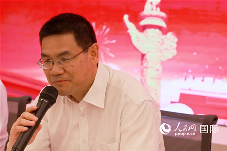 北京海外聯(lián)誼會(huì)會(huì)長(zhǎng)楊晉柏在座談會(huì)上致辭。人民網(wǎng)記者 陳海琪攝