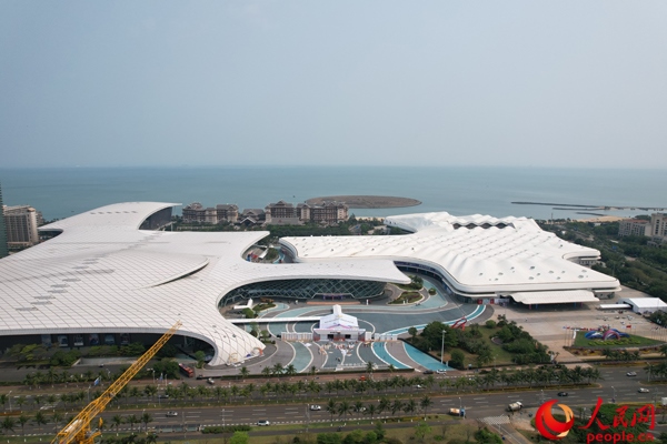 航拍第四屆消博會(huì)主會(huì)場(chǎng)。人民網(wǎng)記者 孟凡盛攝