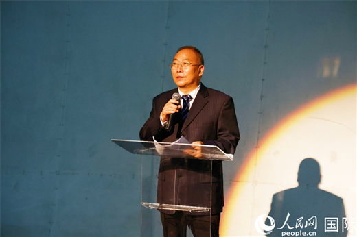 四川省文化和旅游廳副廳長(zhǎng)王成平在活動(dòng)現(xiàn)場(chǎng)進(jìn)行旅游推介。人民網(wǎng)記者 陳海琪攝