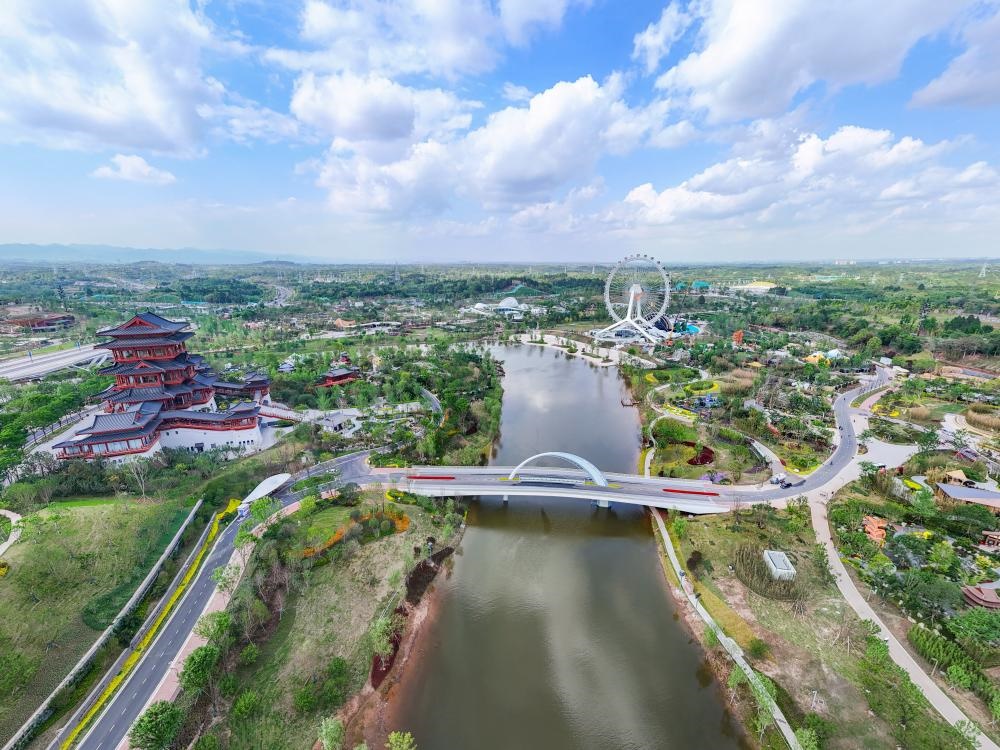 這是2024年4月22日拍攝的成都世園會主會場（無人機照片）。新華社記者 王曦 攝