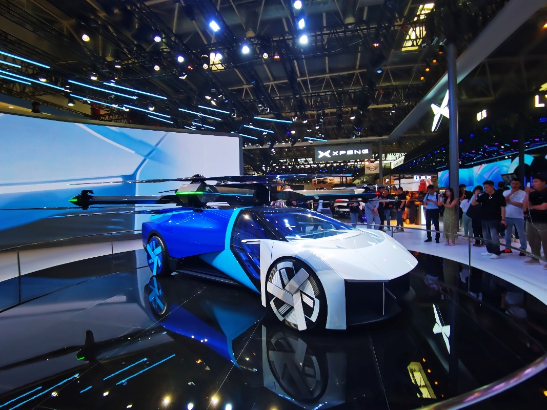 陸空一體式飛行汽車。人民網(wǎng)記者栗翹楚攝