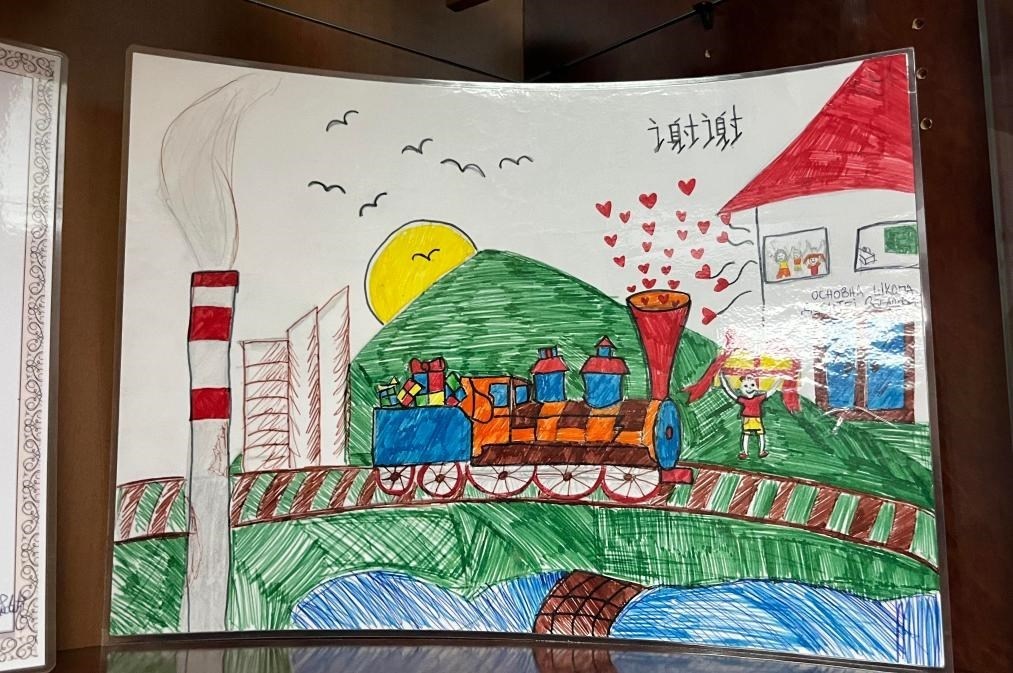 當(dāng)?shù)匦W(xué)生畫筆下的斯梅戴雷沃鋼廠。