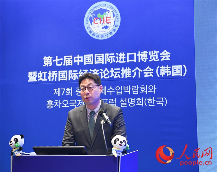 三養(yǎng)方圓集團(tuán)副社長韓世爀發(fā)言。 人民網(wǎng) 程安康攝