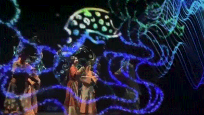 馬王堆復(fù)原動(dòng)態(tài)展《一念·辛追夢》以多媒體視覺影像，為觀眾提供沉浸式視聽感受。