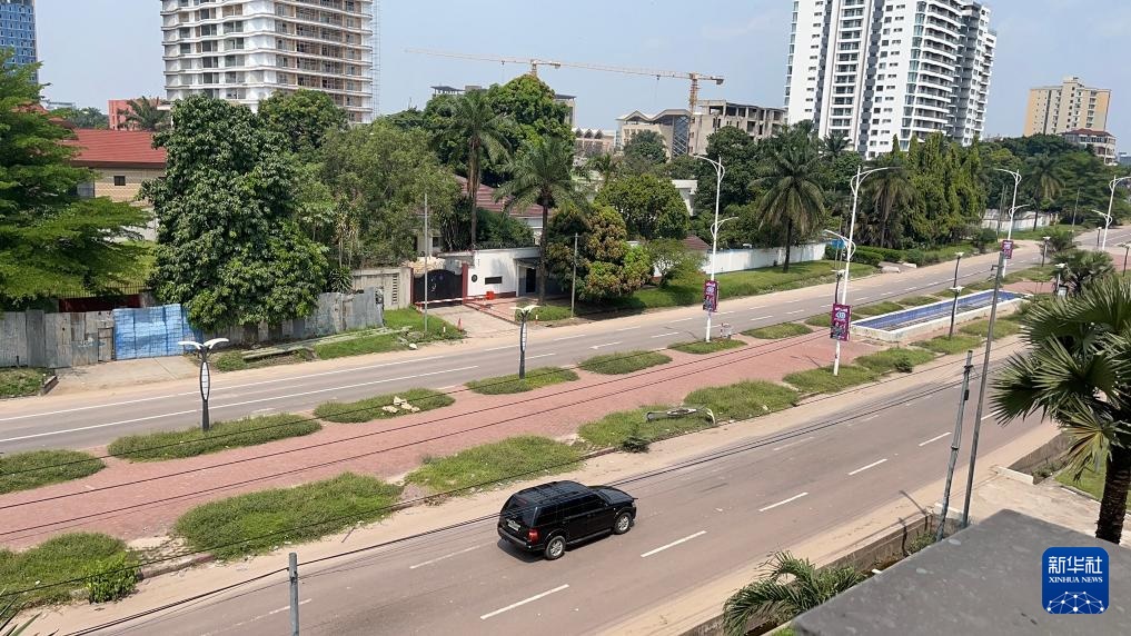 這是5月19日在剛果（金）首都金沙薩拍攝的街景（手機(jī)照片）。新華社發(fā)