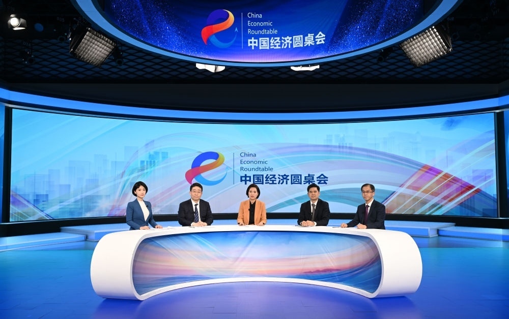 這是“中國經(jīng)濟圓桌會”錄制現(xiàn)場。新華社記者 金良快 攝