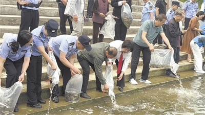 庭審后開(kāi)展增殖放流。