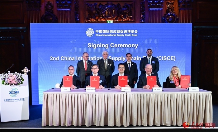 簽約儀式現(xiàn)場。人民網(wǎng) 郭錦標攝