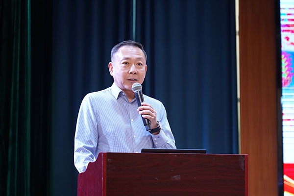 北京大鸞翔宇慈善基金會理事長、周恩來侄外孫沈清講述周恩來的讀書故事。