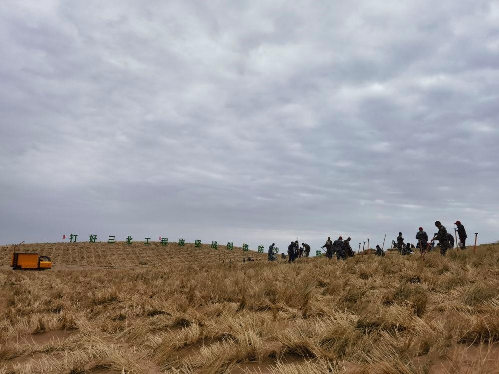 △2023年9月23日，河西走廊—塔克拉瑪干沙漠邊緣阻擊戰(zhàn)在甘肅武威市民勤縣正式啟動(dòng)。