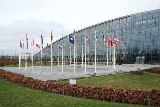  這是2月15日在比利時(shí)布魯塞爾拍攝的北約總部一角。為期一天的北約成員國(guó)國(guó)防部長(zhǎng)會(huì)議15日在比利時(shí)首都布魯塞爾結(jié)束。會(huì)議就加強(qiáng)北約的威懾和防御以及對(duì)烏克蘭的支持等問(wèn)題展開(kāi)討論。新華社記者趙丁喆攝