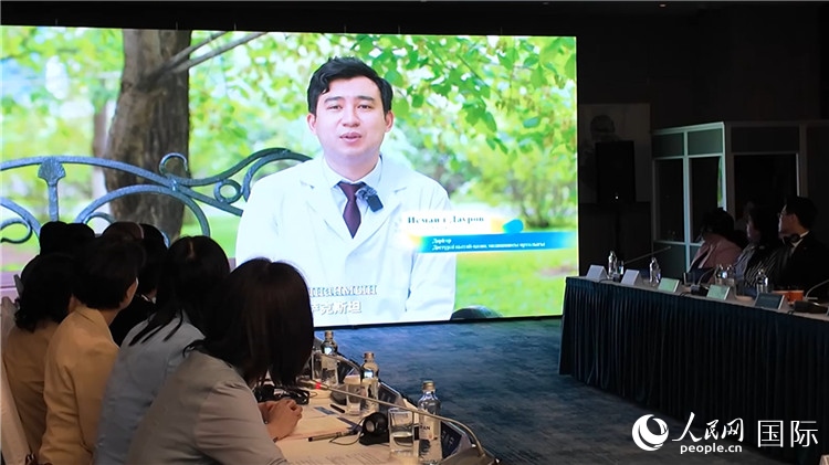 人民網(wǎng)《共贏》紀(jì)錄片發(fā)布儀式在阿斯塔納舉行。人民網(wǎng)記者盛楚宜 攝