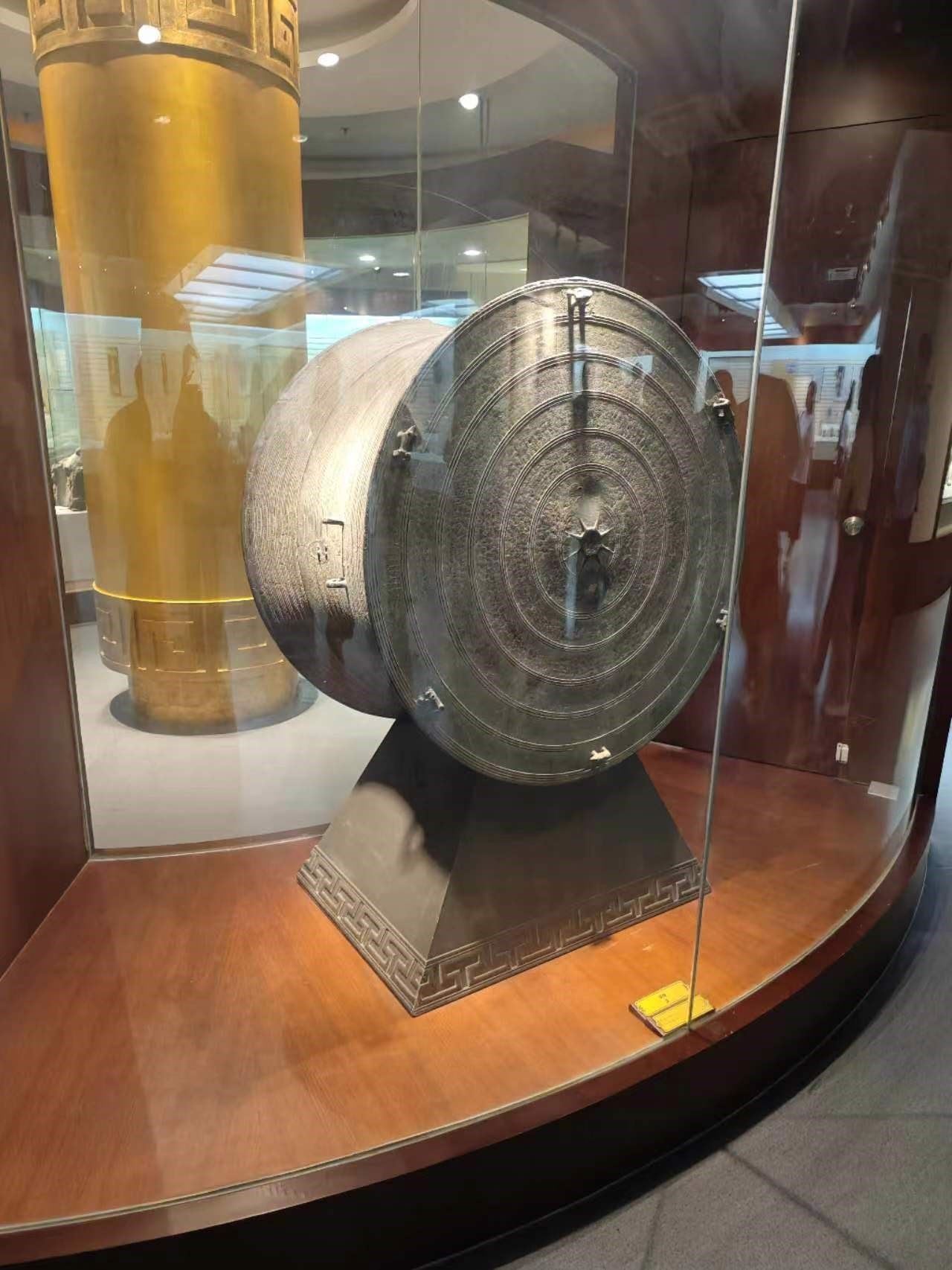 有西南元素的漢代銅鼓。人民網(wǎng)記者 黃鈺攝