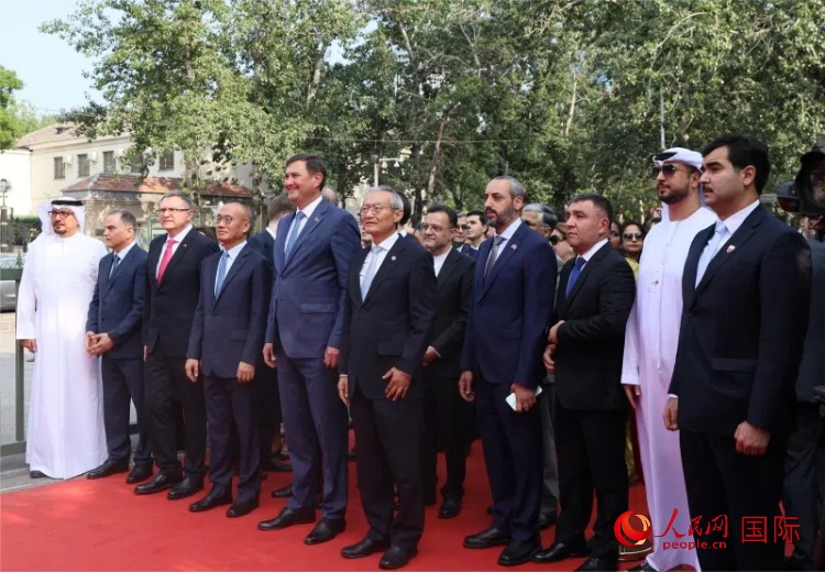 上合組織秘書長及成員國駐華使節(jié)參加活動。人民網(wǎng) 俄布拉依·對山攝