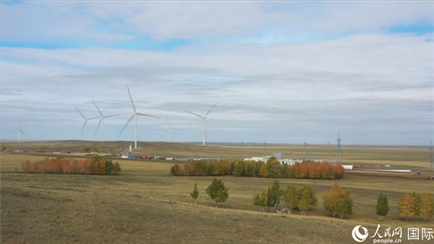 阿克莫拉風(fēng)電項(xiàng)目群位于哈薩克斯坦北部阿克莫拉州地區(qū)，距離首都阿斯塔納50公里。 人民網(wǎng)記者 葛泰佚攝