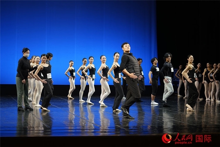 3月26日，松山芭蕾舞團青年代表團成員在中央芭蕾舞團交流學習。人民網記者 張麗婭攝