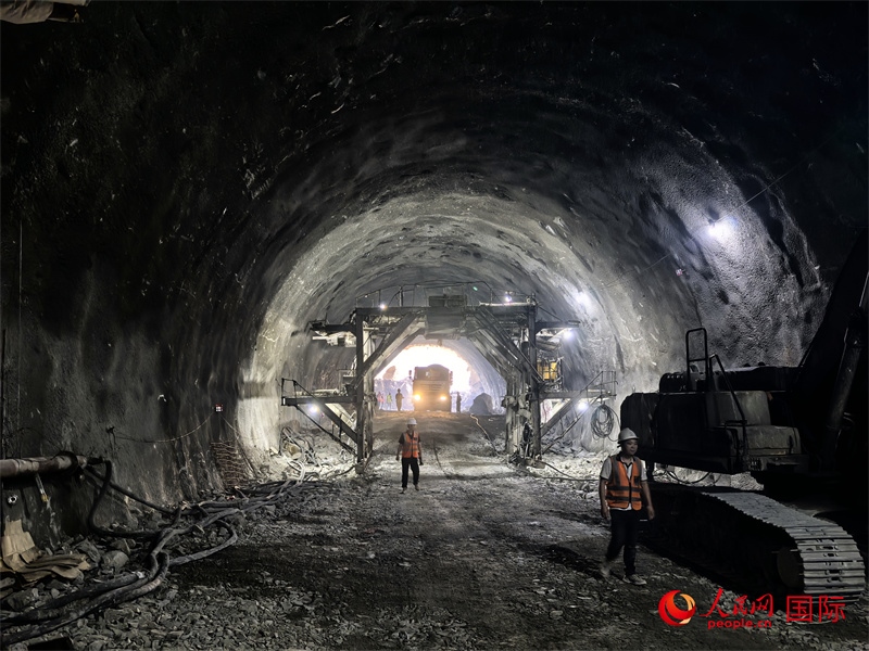隧道施工現(xiàn)場圖片。人民網(wǎng) 賽義德·邁赫迪攝