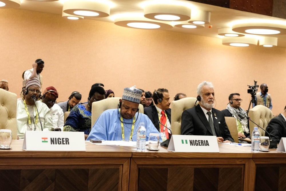 1月20日，與會代表出席在烏干達(dá)首都坎帕拉舉行的不結(jié)盟運動第19次峰會閉幕式。新華社發(fā)（阿佳拉·納瓦達(dá)攝）