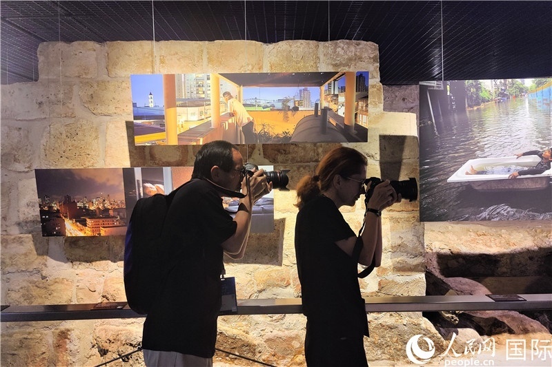 金磚國家城市主題攝影展現(xiàn)場。 人民網(wǎng)記者 于宏建攝