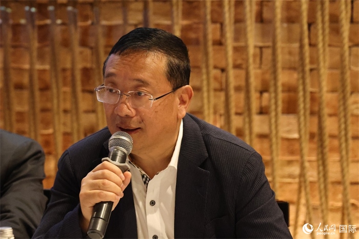 巴西文協(xié)主席上官建峰在座談會上致辭。人民網記者 陳海琪攝