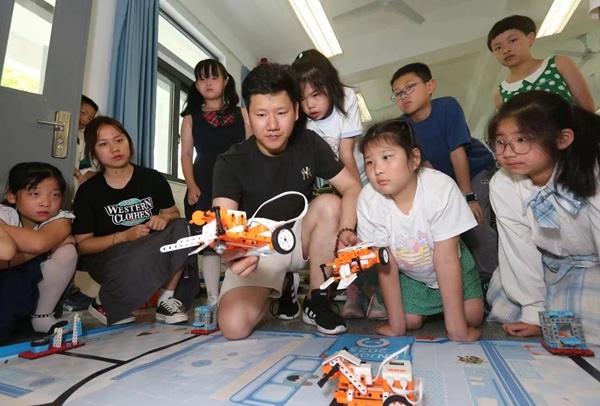 暑托班智能小車課。