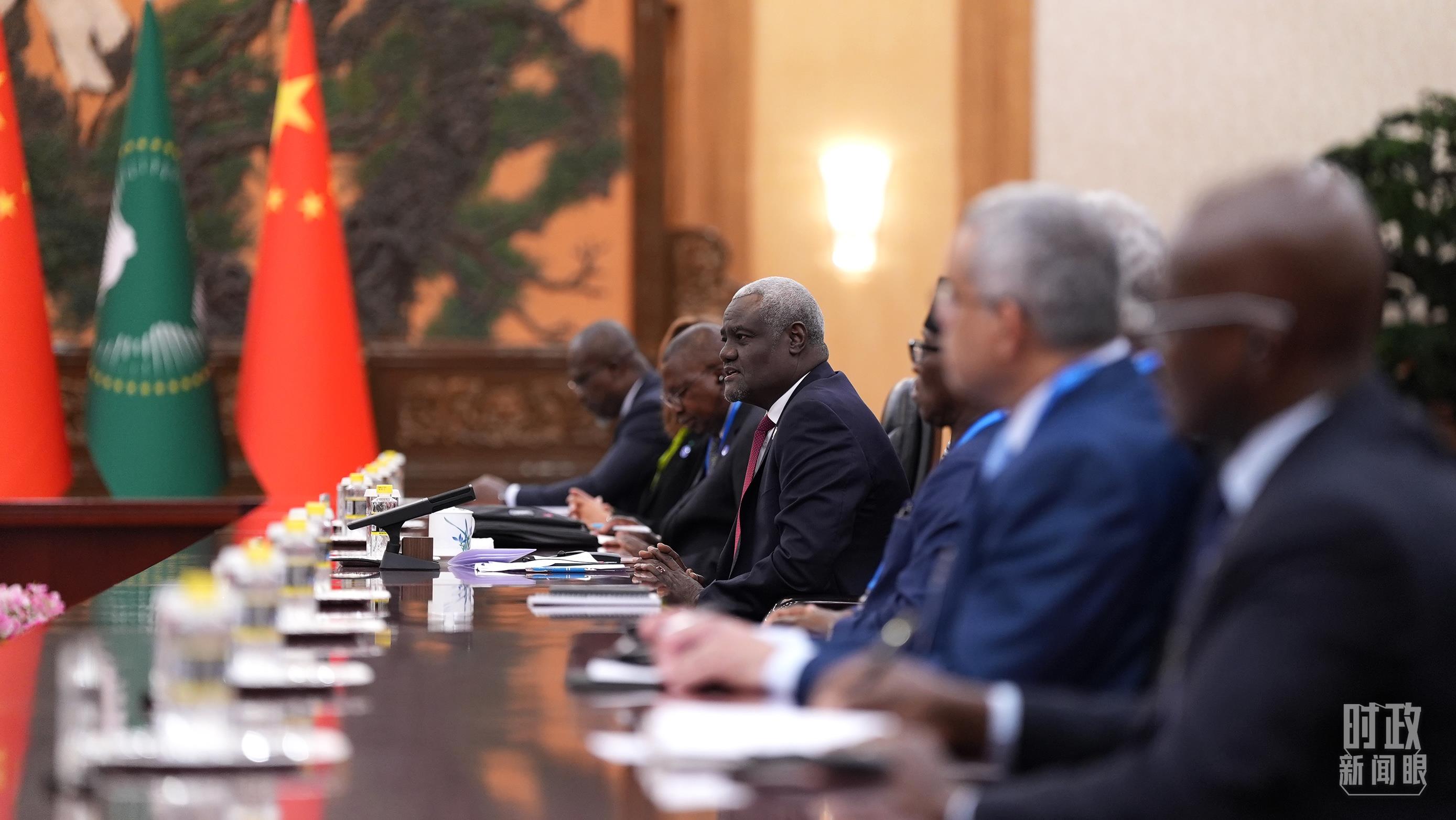  △正在參加會晤的非盟委員會主席。（總臺央視記者彭漢明拍攝）