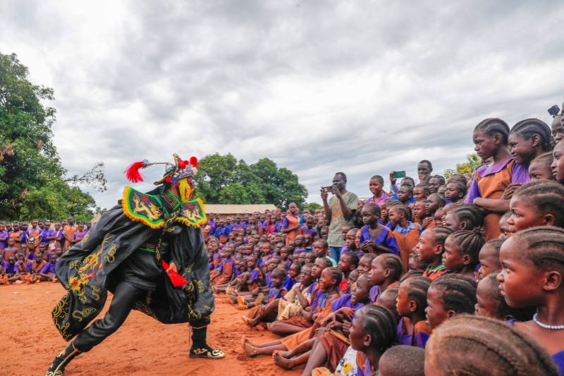 傳統(tǒng)川劇變臉表演。王軍杰攝