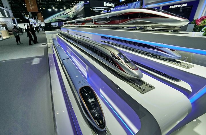 2024年9月11日拍攝的國家會議中心會場內(nèi)的展臺。新華社記者 李欣 攝