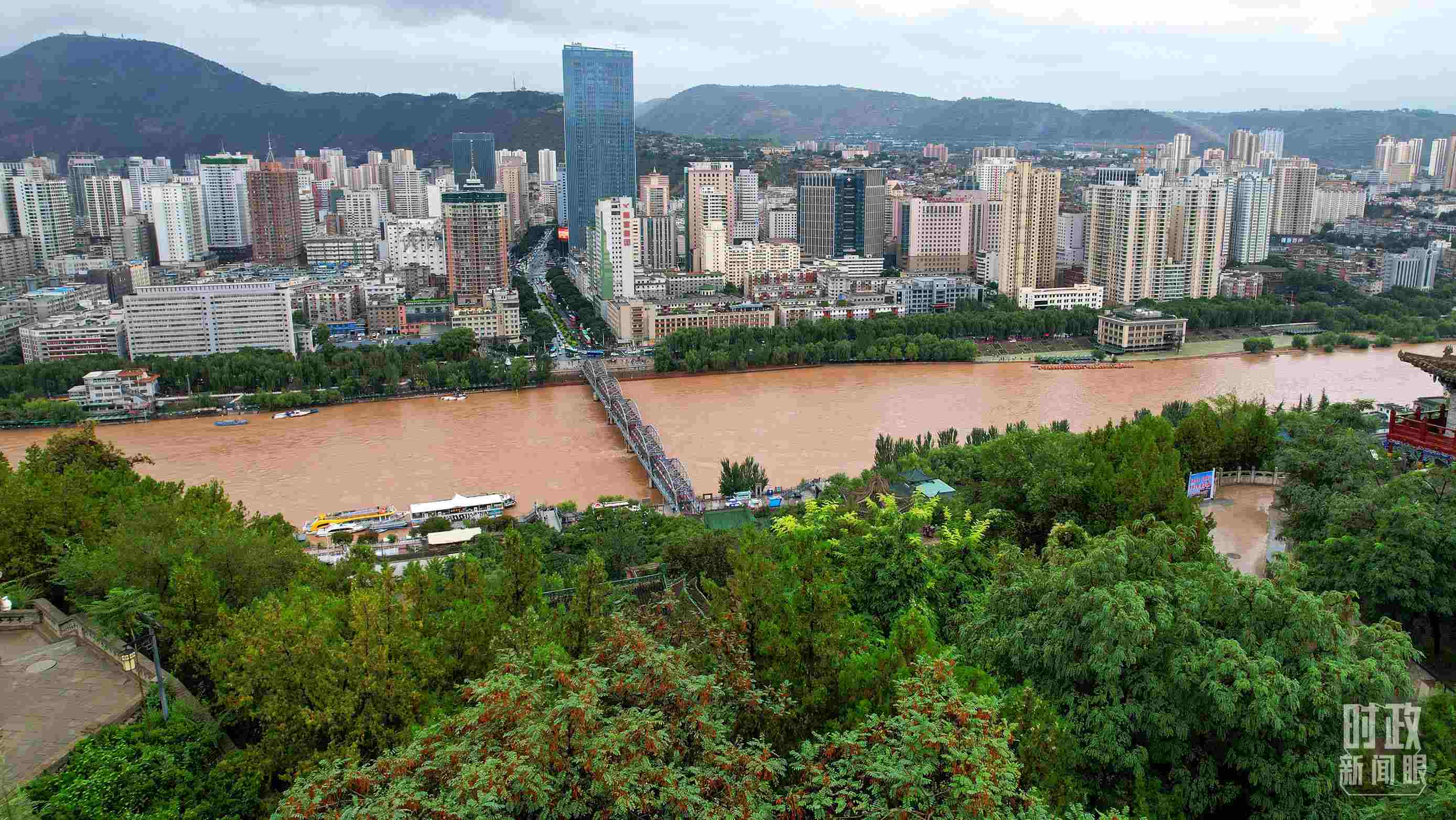 △黃河蘭州中山橋段。（總臺(tái)記者馬凌峰拍攝）