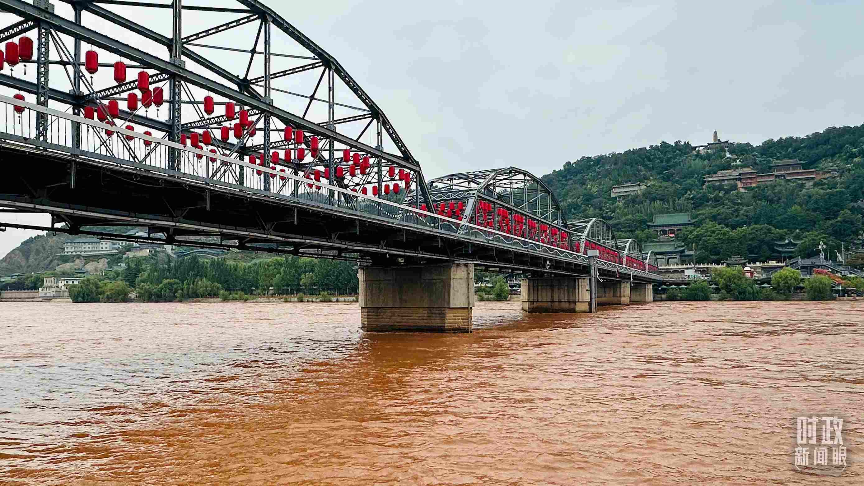 △黃河蘭州中山橋段。（總臺(tái)央視記者范一鳴拍攝）