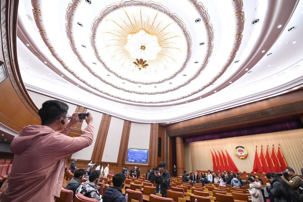 2019年11月16日，全國政協(xié)機關(guān)舉辦第一次公眾開放日活動，約200名高校師生、街道工作人員、退休干部、居民代表等參加。新華社記者 岳月偉 攝