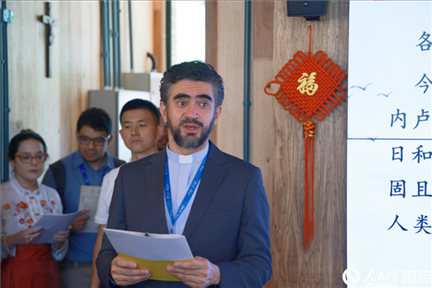 里約天主教大學(xué)校長安德森·佩德羅索在活動現(xiàn)場致辭。人民網(wǎng)記者 陳海琪攝