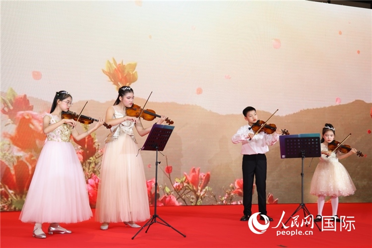 中國青少年樂器表演。人民網(wǎng)記者任皓宇攝