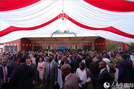 國慶招待會現(xiàn)場。人民網(wǎng)記者 黃煒鑫攝