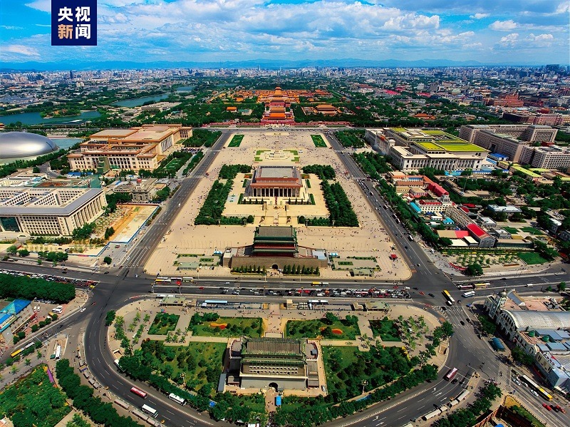 △全長(zhǎng)7.8公里的北京中軸線上，分布有鐘鼓樓、景山、故宮等15處遺產(chǎn)構(gòu)成要素。