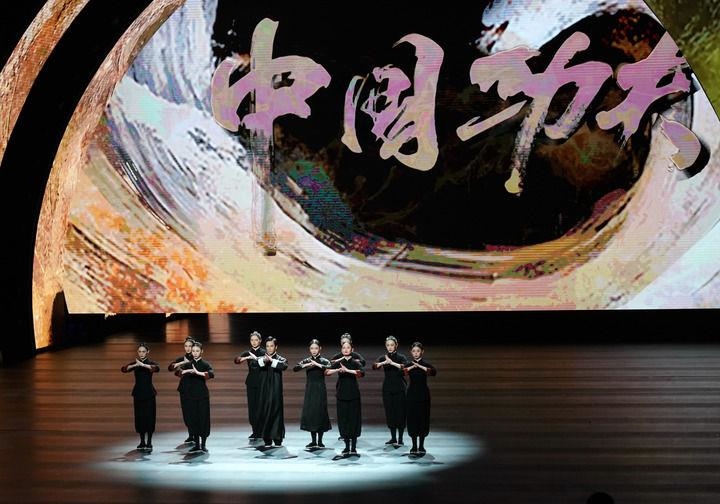 2024年9月19日，演職人員在北京文化論壇專場文藝演出中表演舞劇《詠春》。