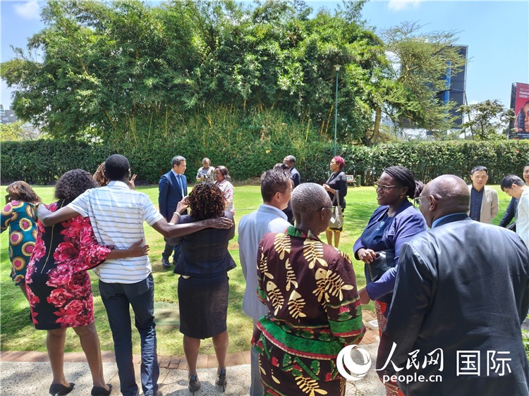 與會(huì)嘉賓在交流。陳哲攝