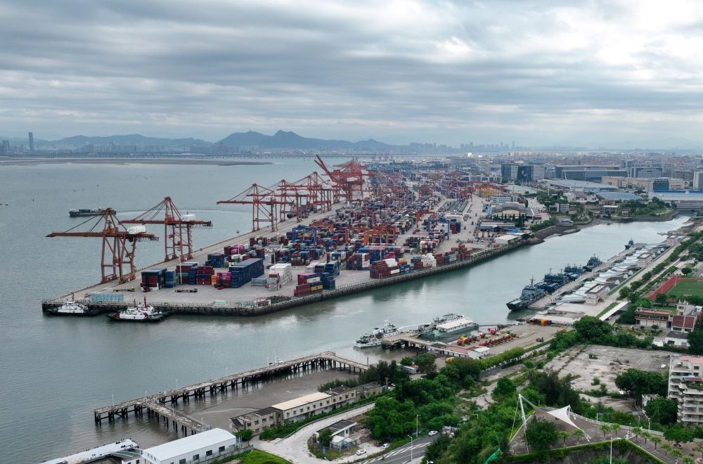 這是中國（福建）自由貿(mào)易試驗區(qū)廈門片區(qū)內(nèi)的廈門海天碼頭（2024年9月4日攝）。
