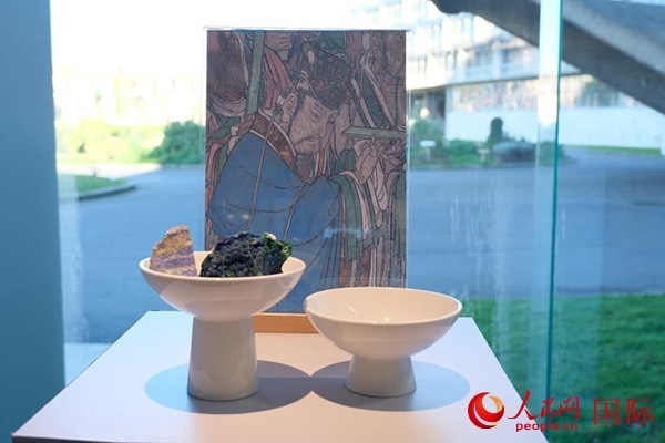 壁畫礦物質(zhì)顏料展示。人民網(wǎng)記者 尚凱元攝