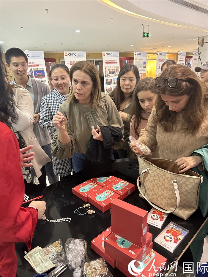 中國(guó)傳統(tǒng)非物質(zhì)文化遺產(chǎn)互動(dòng)展示。人民網(wǎng)記者 郝瑞敏攝