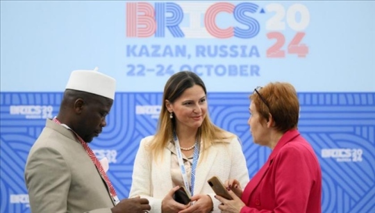 金磚國家領(lǐng)導(dǎo)人第十六次會晤期間，新聞記者在國際新聞中心工作