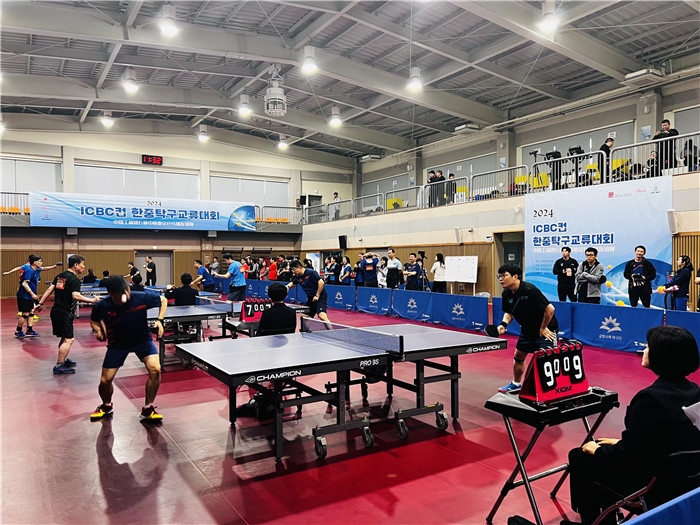 圖為中韓業(yè)余乒乓球友誼賽現(xiàn)場(chǎng)。 首爾中國(guó)文化中心供圖