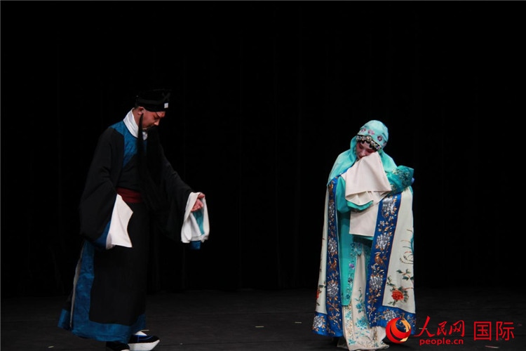 《趙氏孤兒》演出劇照。人民網(wǎng)記者 尚凱元攝