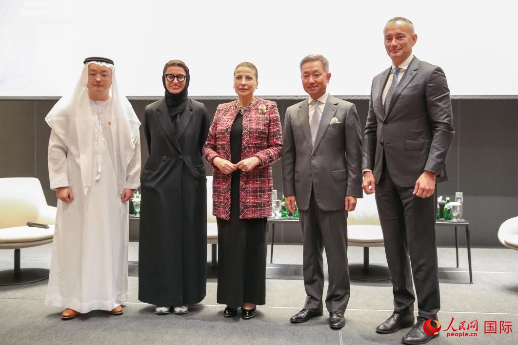 部分與會嘉賓合影。人民網(wǎng) 塔里克·易卜拉欣攝