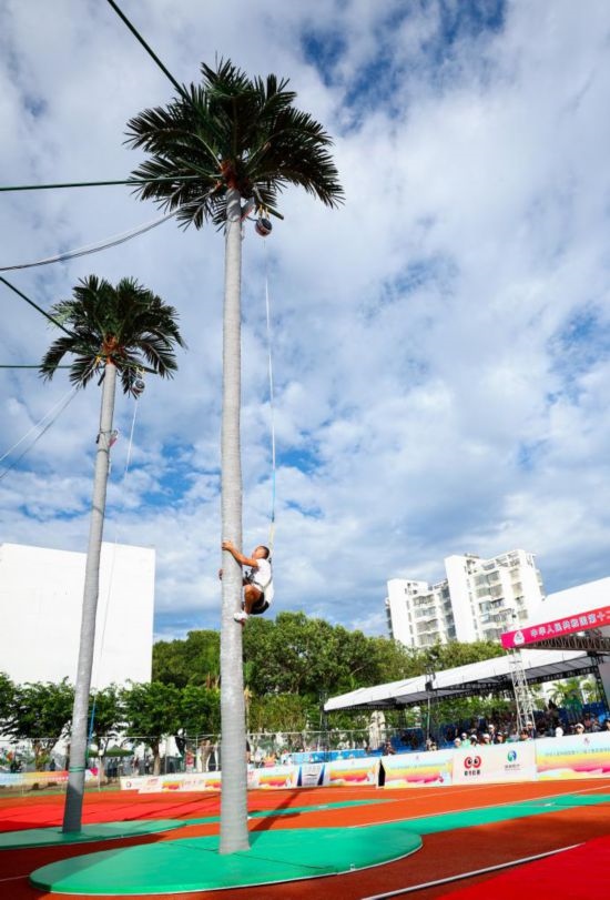 11月23日，海南隊(duì)選手曾祥天在比賽中。新華社記者 楊植森 攝