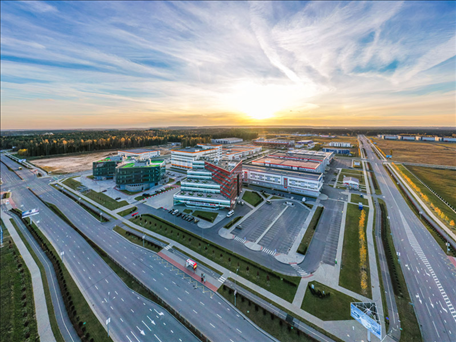 這是當?shù)貢r間2021年10月19日在白俄羅斯首都明斯克郊區(qū)拍攝的中白工業(yè)園。