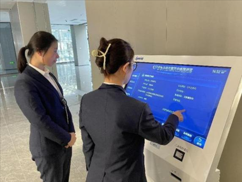 督查專班查看事項(xiàng)覆蓋“全不全”辦事流程“通不通”。 圖片來源：江蘇南通啟東市數(shù)據(jù)局