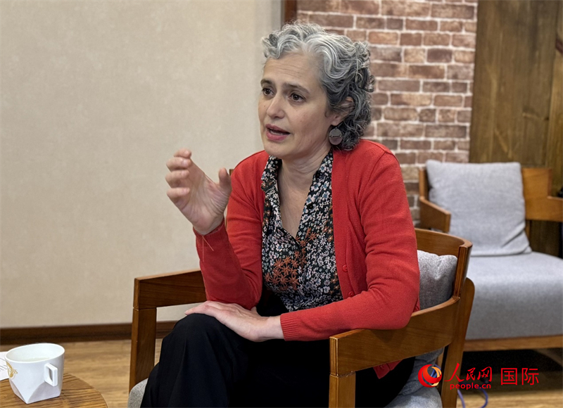 阿根廷布宜諾斯艾利斯大學社會科學院院長安娜·何塞菲娜·阿里亞斯（Ana Josefina Arias）接受人民網(wǎng)記者采訪。人民網(wǎng)記者 趙健攝